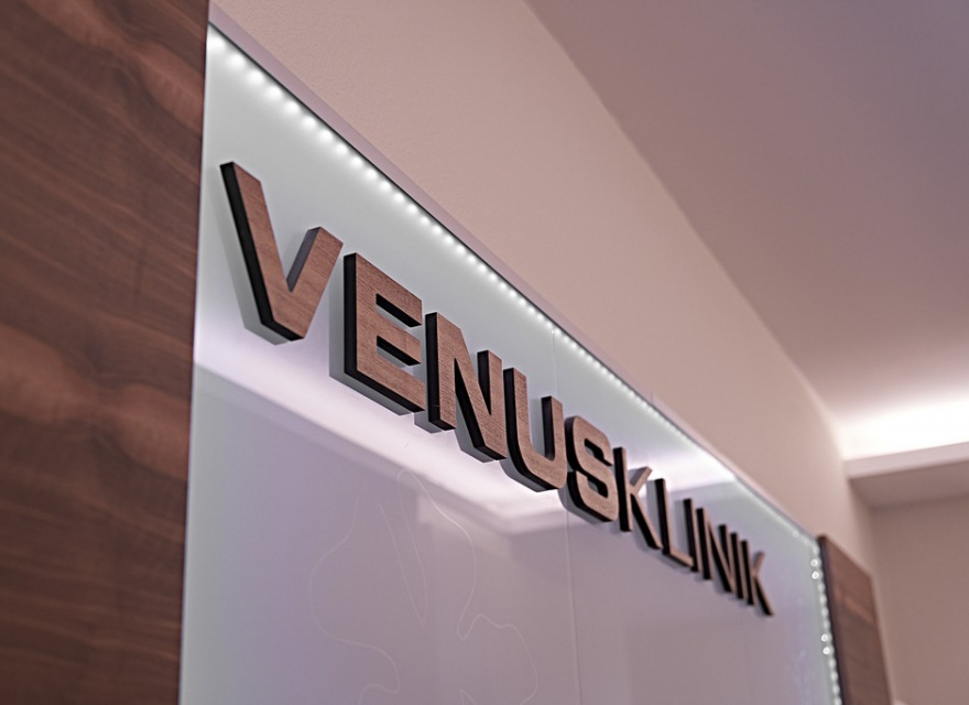 Venen-OP, Intim-OP (u.a. Schamlippen) und Lidstraffungen - Venusklinik Augsburg - Privatklinik & Privatpraxis für Haut- und Venenerkrankungen, ästhetische Medizin und Lasertherapien